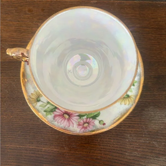 Vintage Ucago September Lusterware "Asters" Cup and Saucer - Picture 3 of 9